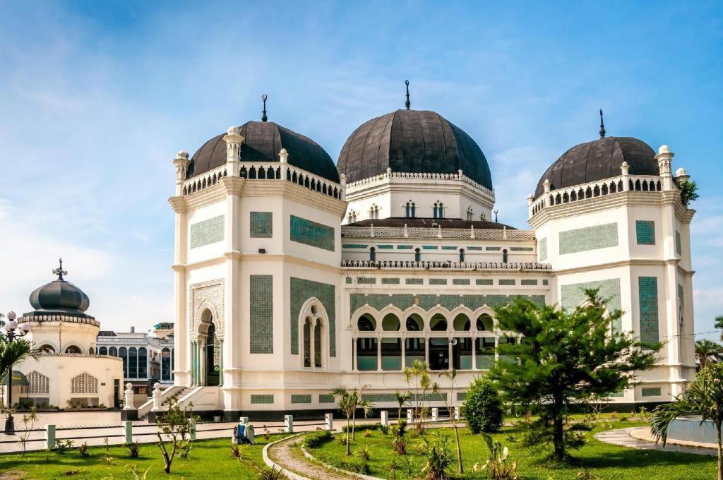 The Sulthan Darussalam Medan Exterior photo